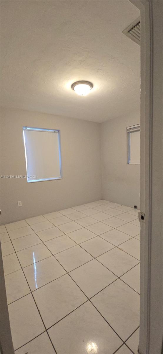 Building Photo - 502 N 70th Way