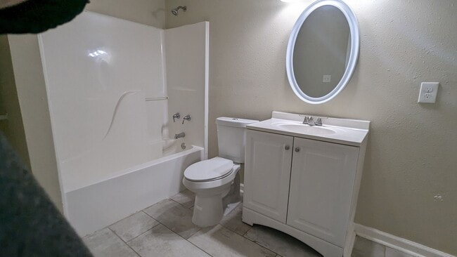 Building Photo - 204 Brigadier St