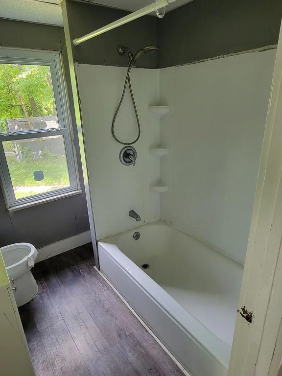 Building Photo - 715 W Fairview Ave