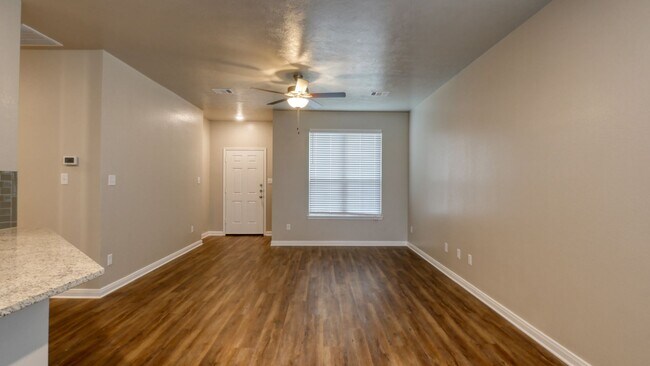 Building Photo - 2208 John Ross Ct