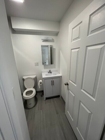 Building Photo - 1025 Buttonwood St