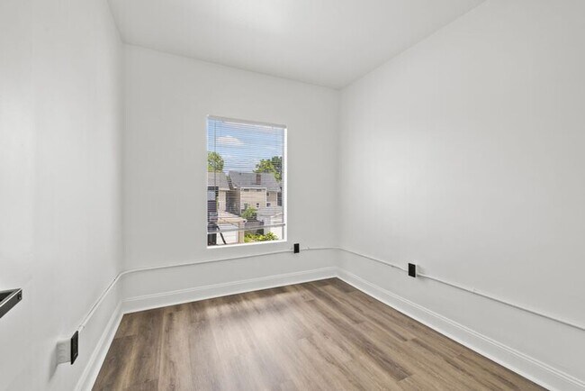 Building Photo - 1308-1310 Mt. Vernon Avenue