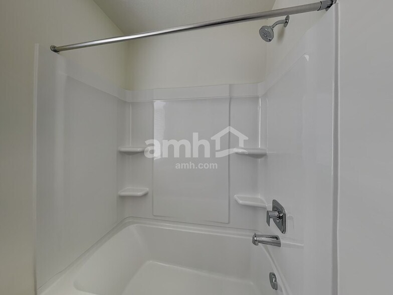 Building Photo - 1256 W Mahogany St