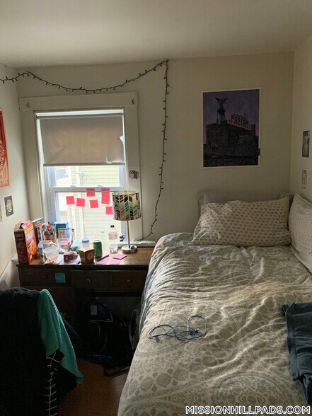 Building Photo - 2 Shepherd Ave