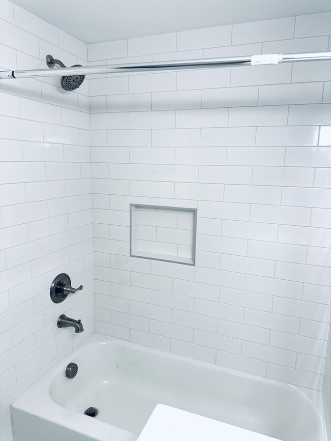 Building Photo - 510 N 2nd Ave