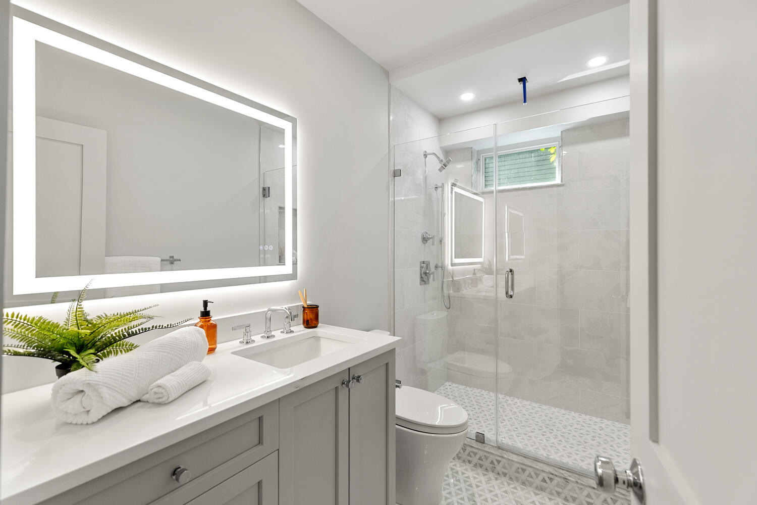 Building Photo - 8 Holly Ave