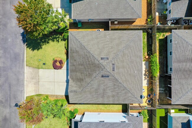Building Photo - 35 Hatton Ct