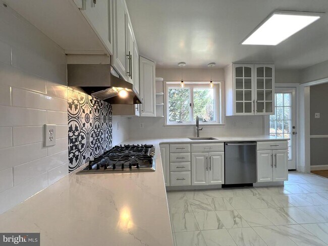 Building Photo - 1201 Allendale Rd