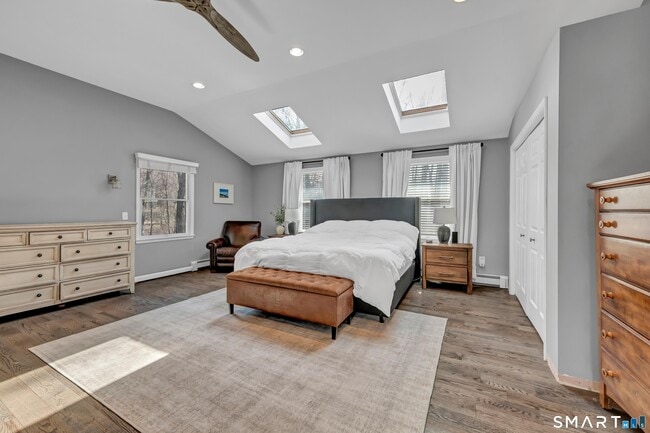 Building Photo - 10 Grove Pl