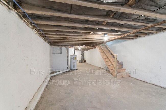Building Photo - 725 W Luzerne St