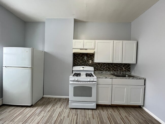 Building Photo - 134 Wilkinson Ave