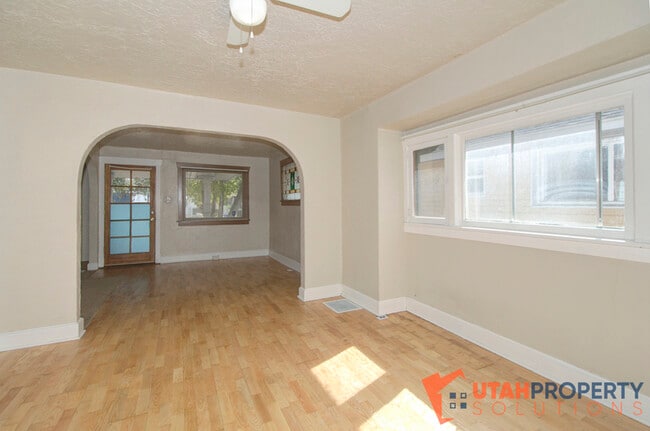 Building Photo - 1622 S Blair St