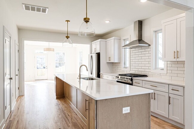 Building Photo - 2224 Perry St