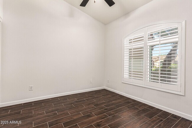 Building Photo - 1825 E Arabian Dr