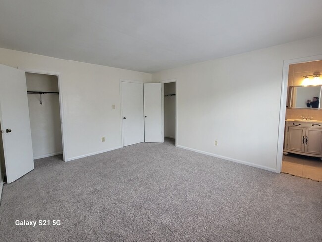 Building Photo - Updated 3BR Home in Virginia Beach – New HVAC, New Carpet & Washer/Dryer Included!