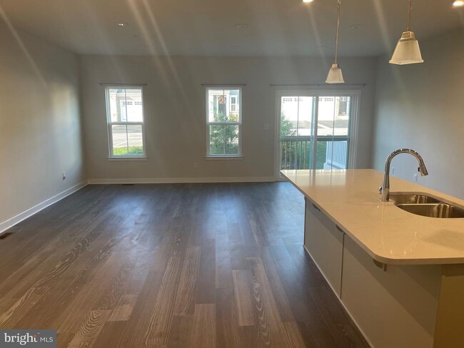 Building Photo - 205 Hibiscus Way