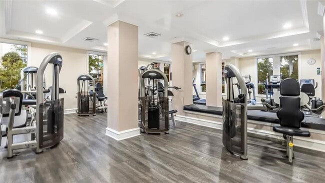 Building Photo - 533 NE 3rd Ave