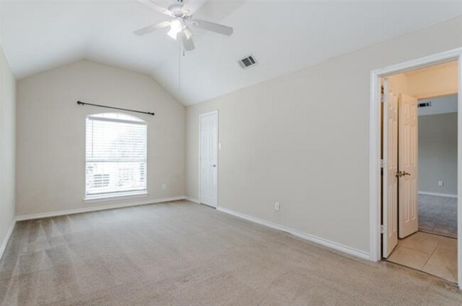 Building Photo - 107 Pinedale Dr