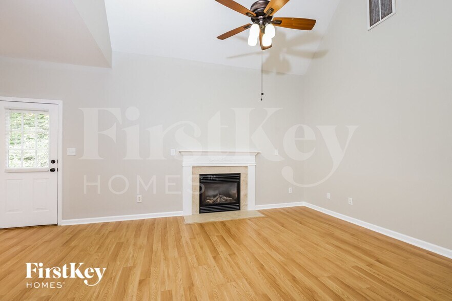 Building Photo - 2285 Glen Cove Way