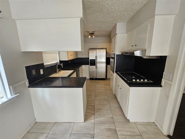 Building Photo - 5526 Whispering Creek Way