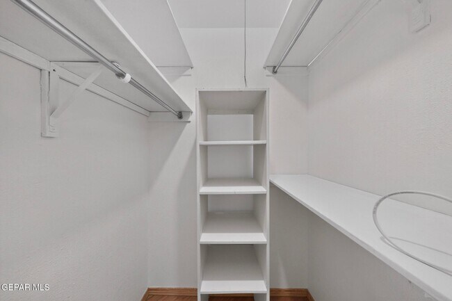 Building Photo - 4536 R L Shoemaker Dr