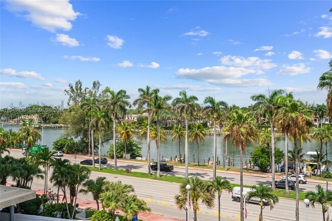 Building Photo - 5005 Collins Ave