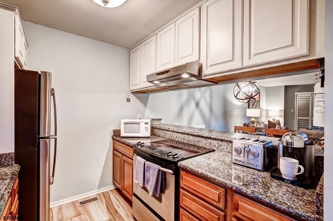 Building Photo - 12 Genoa Ct