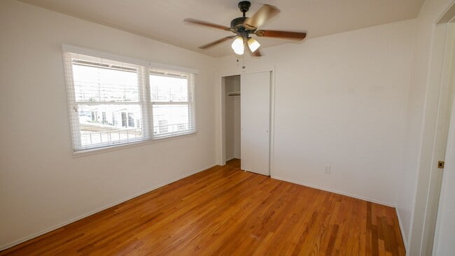 Building Photo - 2nd Floor 1 bedroom 1 bath apartment in PB - 1 CAR GARAGE