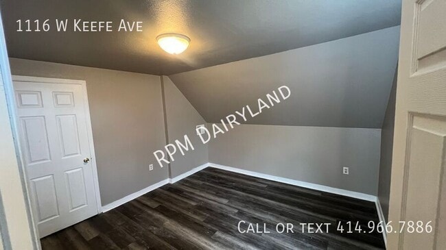 Building Photo - 1116 W Keefe Ave