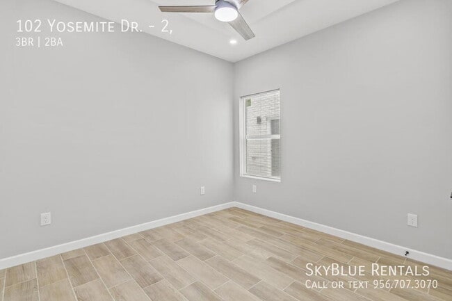 Building Photo - 102 Yosemite Dr