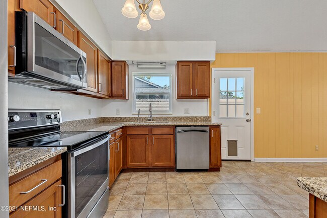 Building Photo - 10654 Casa Grande Dr