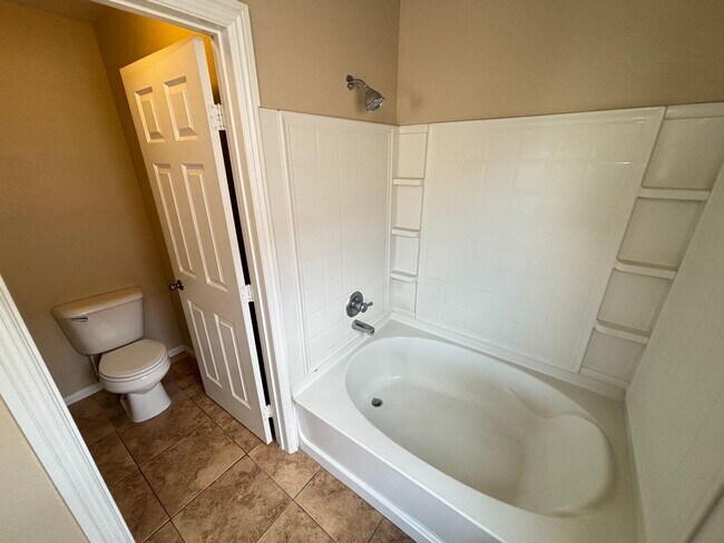 Building Photo - Gorgeous 2Bed/2Bath/1CarGarage TownHouse, located in the NW part of the valley