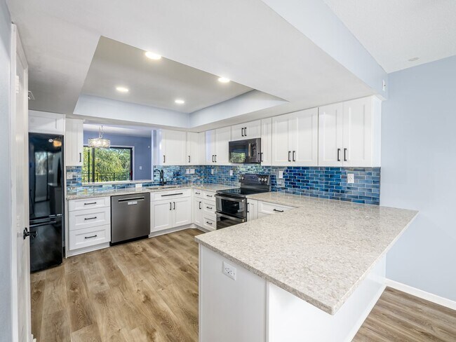 Building Photo - 6304 Grand Bahama Cir