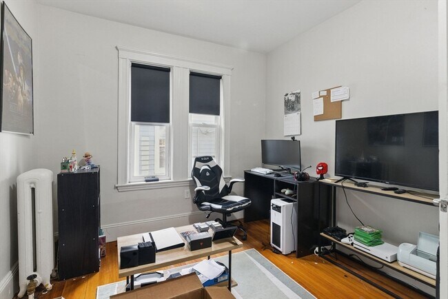 Building Photo - 19 Semont Rd