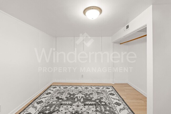 Building Photo - Welcome to this charming 1-bedroom, 1-bathroom home located in the vibrant city of Spokane, WA.