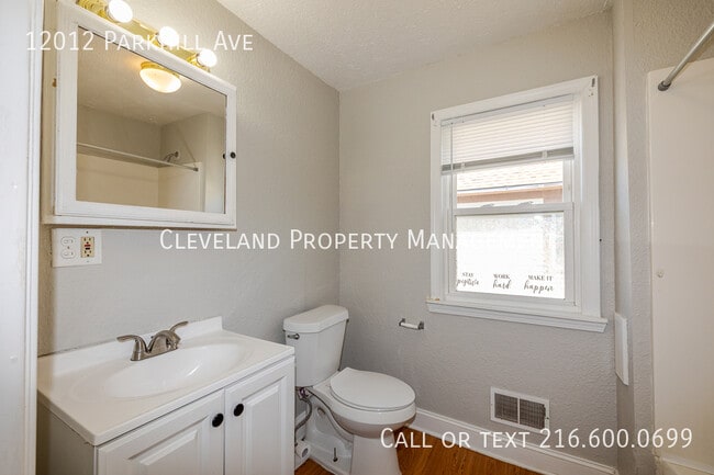 Building Photo - 12012 Parkhill Ave