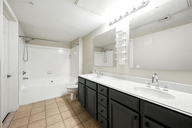 Building Photo - 7575 Kirby Dr