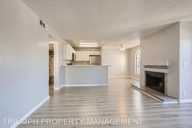 Building Photo - 2 br, 2 bath House - 2977 Juniper Hills Bl...