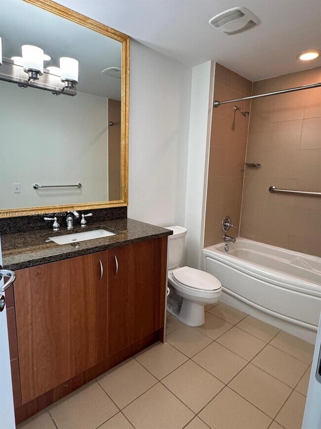 Building Photo - 300 S Biscayne Blvd