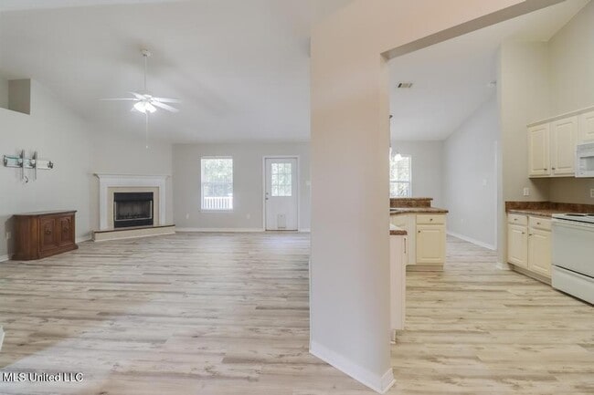 Building Photo - 14886 E Shadow Creek Dr