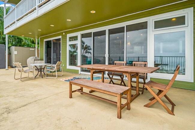 Building Photo - 44-135-135 Kalenakai Pl