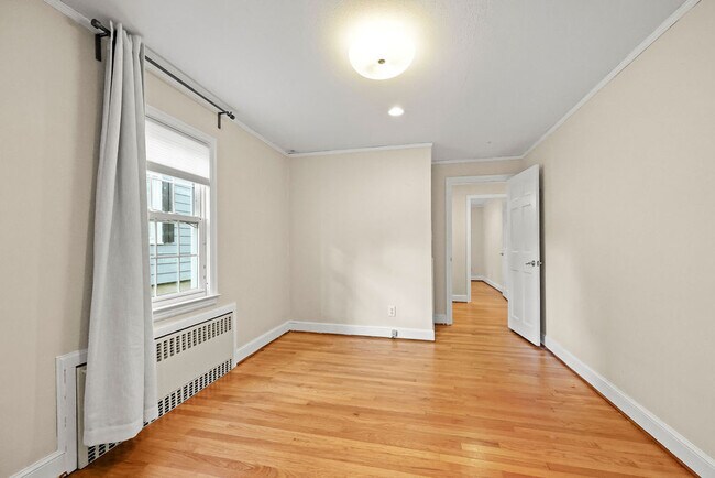 Building Photo - 15 Arapahoe Rd