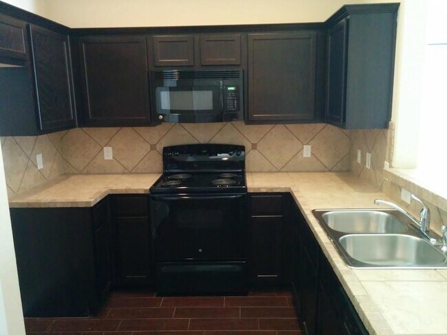 Building Photo - 149 Creekside Villa Dr