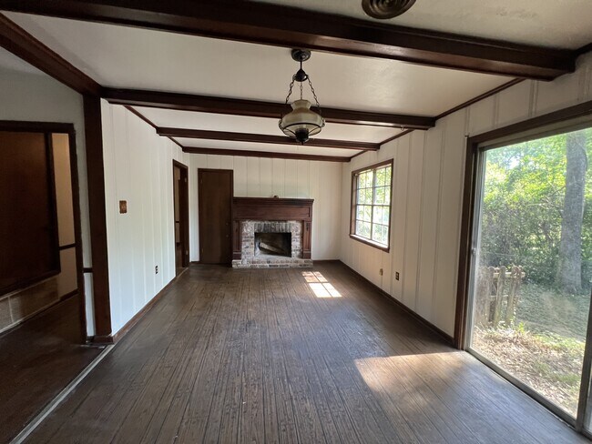 Building Photo - 251 Catalina Cir