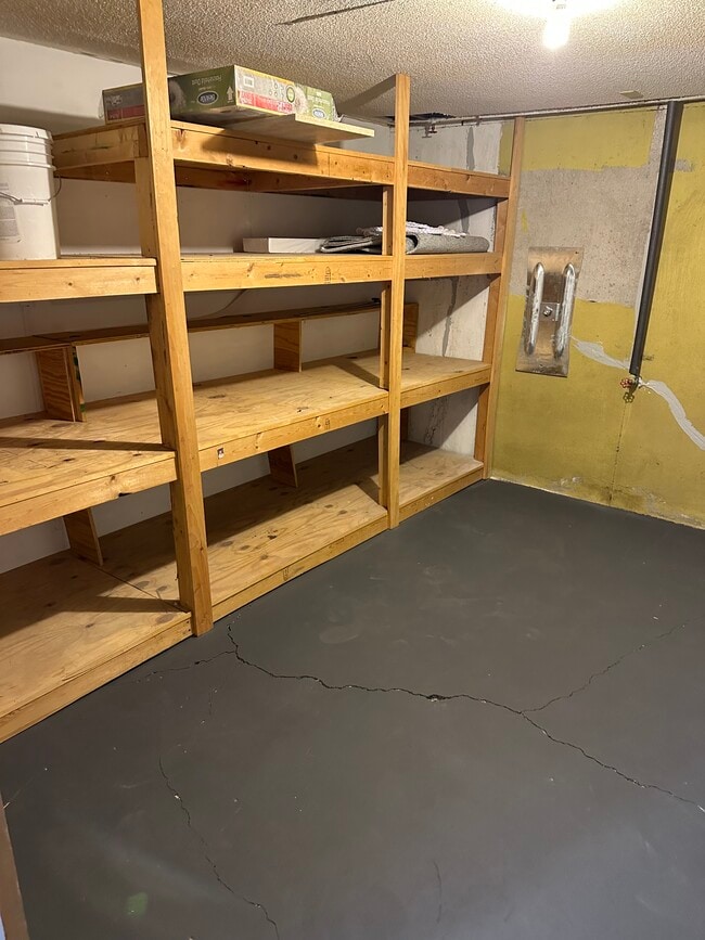 Building Photo - 203 20th Ave N