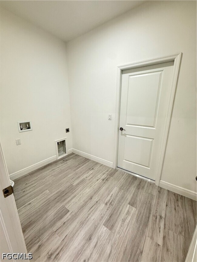 Building Photo - 611 Greenbriar Blvd