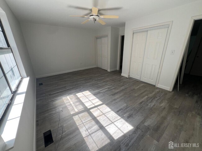 Building Photo - 127 Aspen Dr