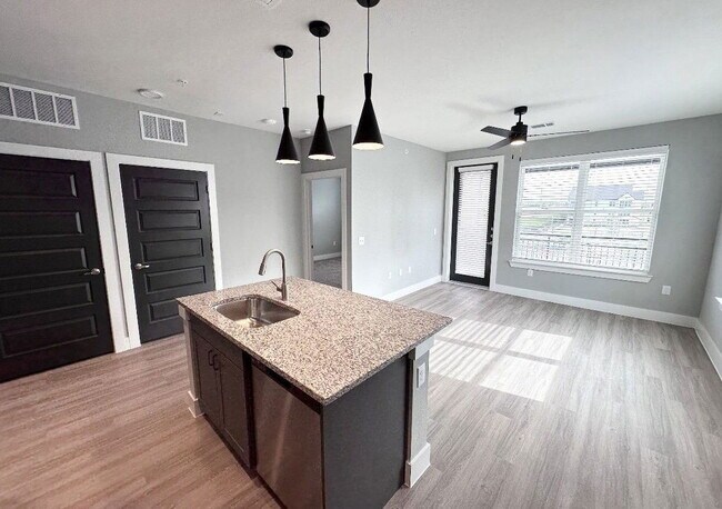 Building Photo - 5005 E Parmer Ln