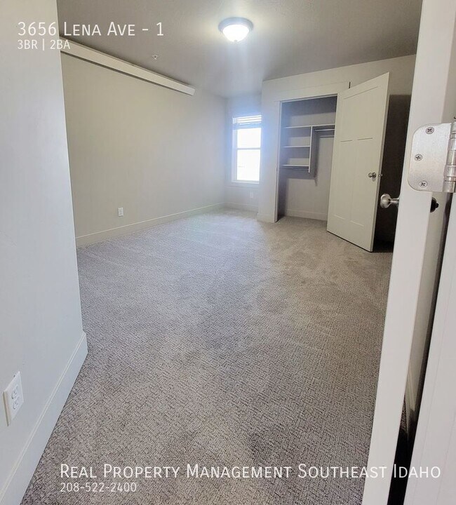 Building Photo - 3656 Lena Ave