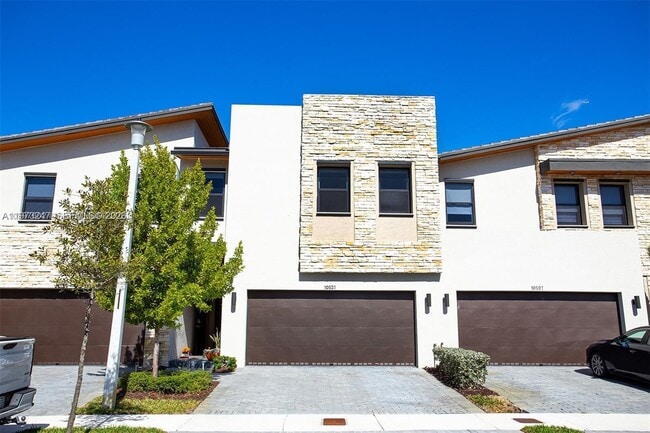 Building Photo - 10521 NW 81st Terrace